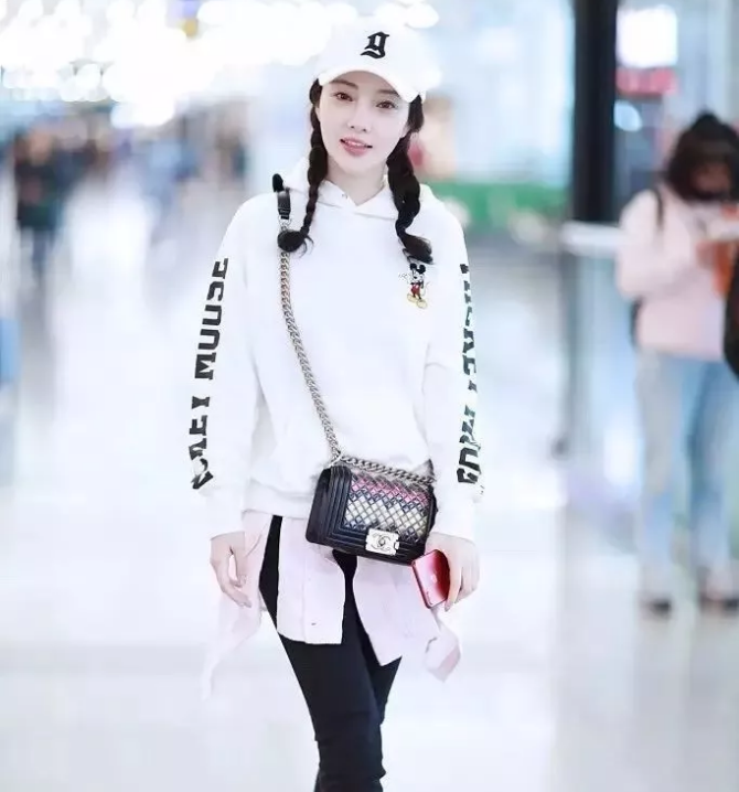 今年秋冬最chic！原來短發(fā)和帽子這么配啊！